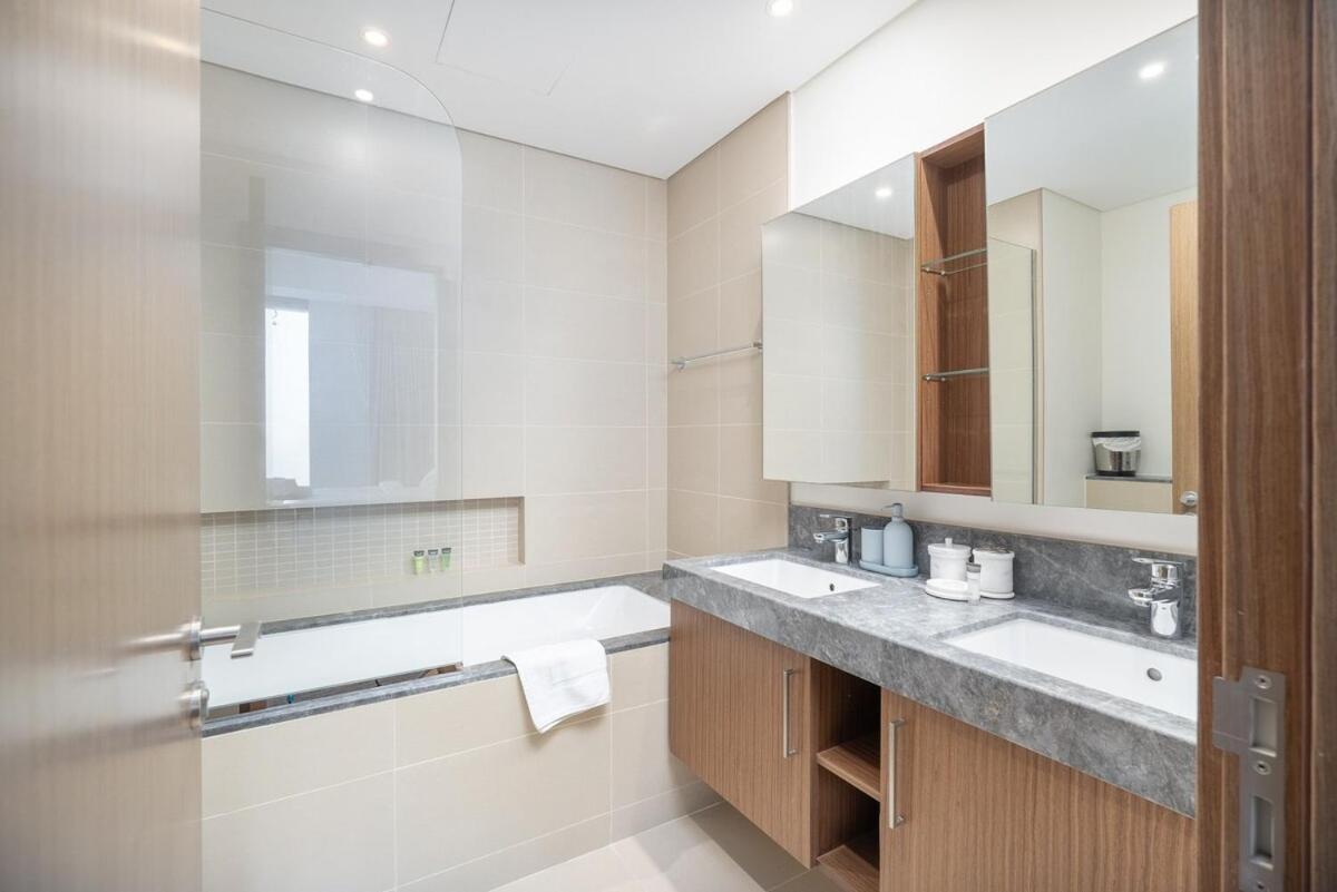 Bright 2-bedroom With Stunning Views At 5242 Tower Marina Apartment Dubai