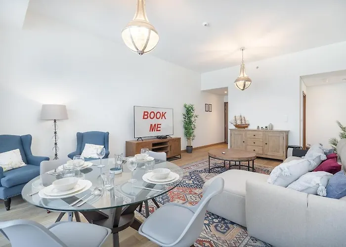 Bright 2-Bedroom Apartment With Stunning Views At 5242 Tower Dubai Marina