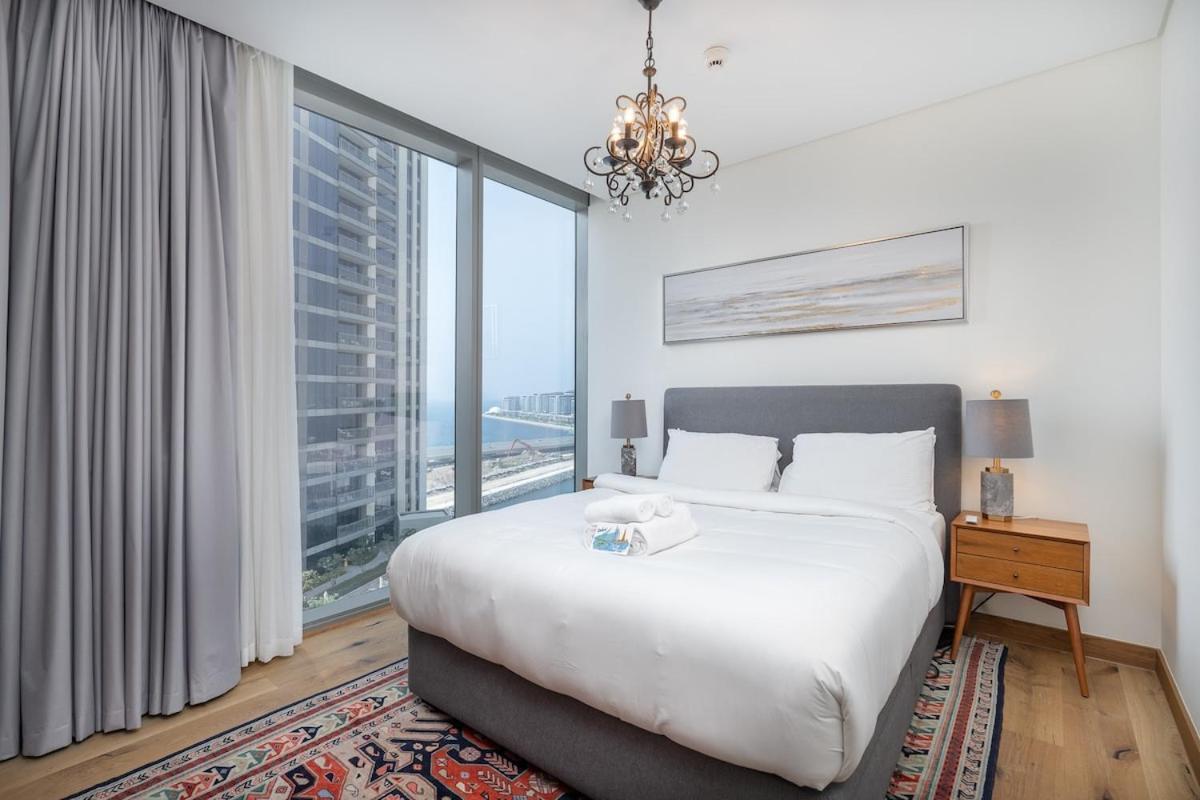 Bright 2-bedroom With Stunning Views At 5242 Tower Marina Apartment *