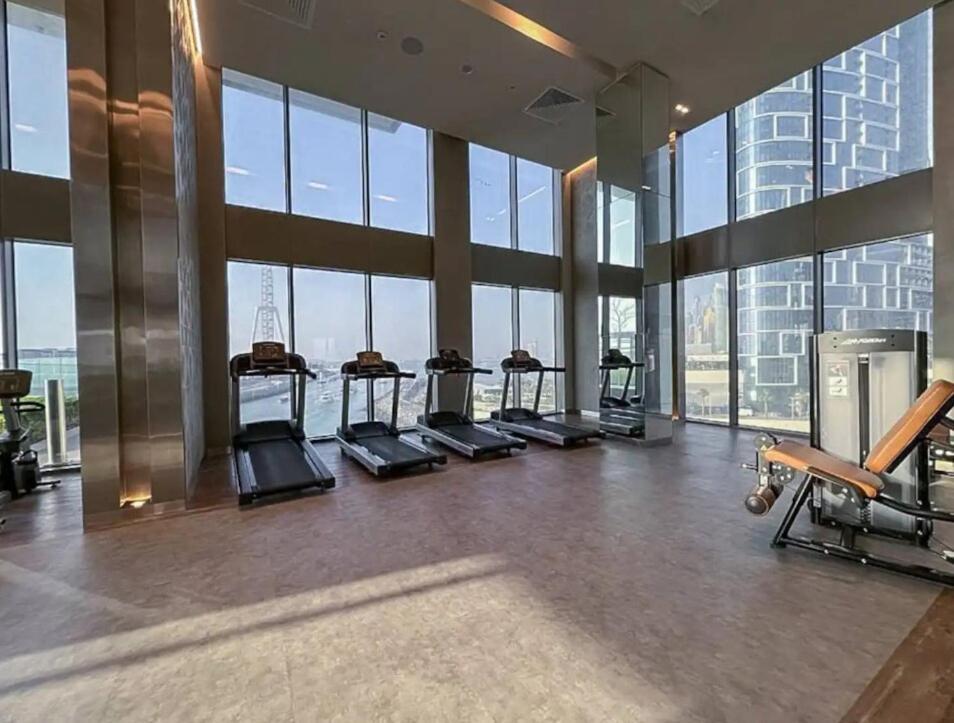 Apartment Bright 2-bedroom With Stunning Views At 5242 Tower Marina *