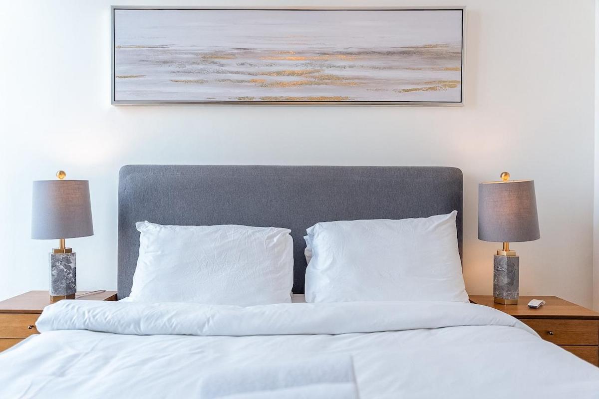 Bright 2-bedroom With Stunning Views At 5242 Tower Marina Apartment Dubai