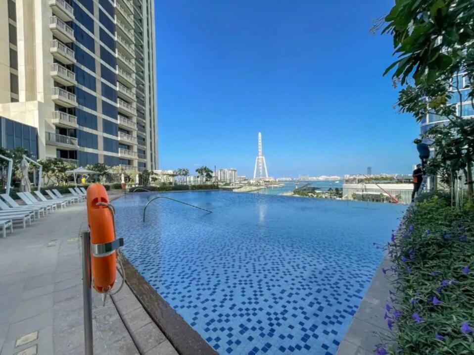 Apartment Bright 2-bedroom With Stunning Views At 5242 Tower Marina *