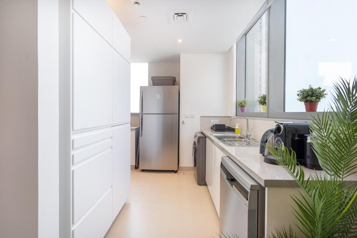 Apartment Bright 2-bedroom With Stunning Views At 5242 Tower Marina Dubai