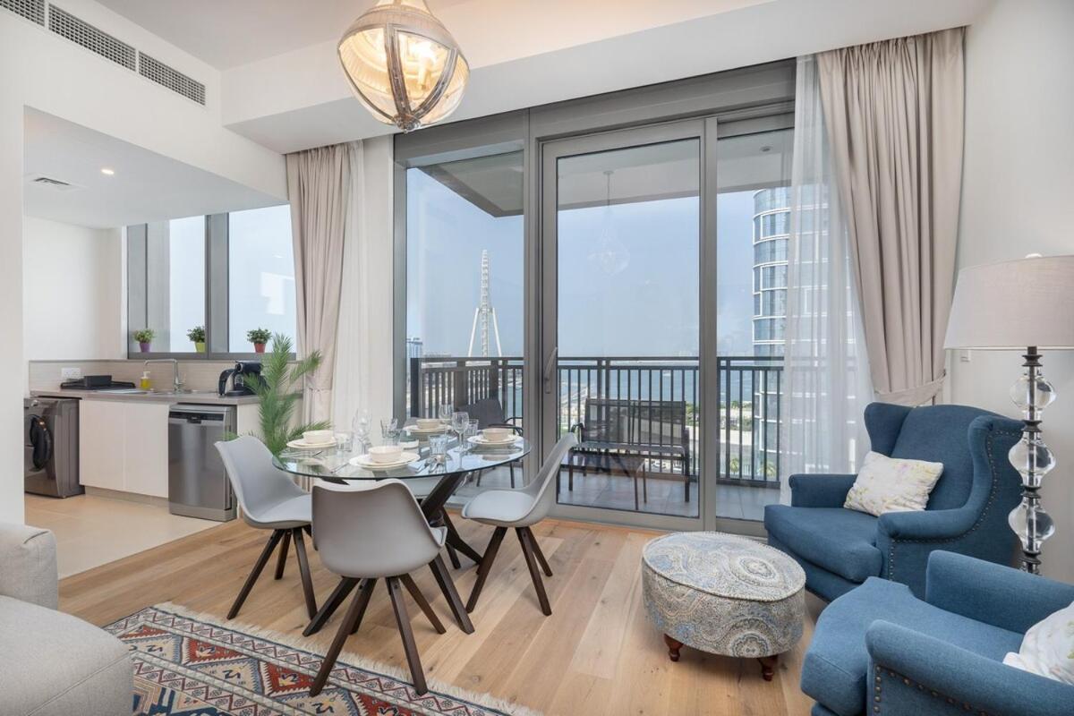 Apartment Bright 2-bedroom With Stunning Views At 5242 Tower Marina